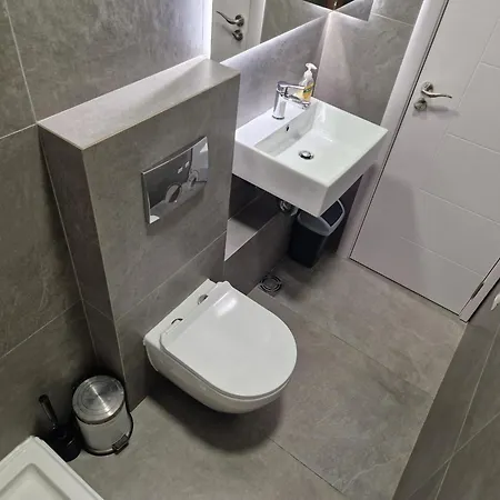 Jacuzzi Vaki Apartment 贝尔格莱德 外观 照片
