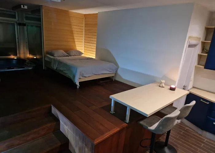 Jacuzzi Vaki Apartment