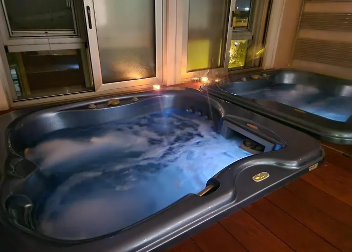 Jacuzzi Vaki Apartment